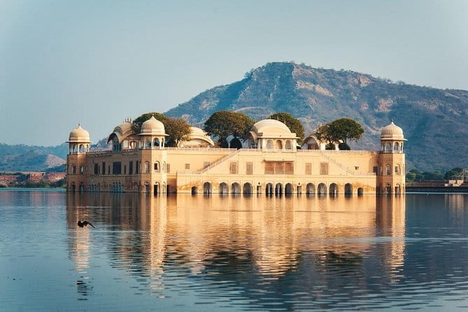 2 Days: Private Jaipur City Tour - Day 1: Amber Palace and the forts above Jaipur