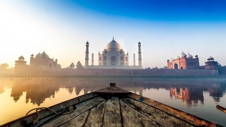 3-Day Golden Triangle Trip from Delhi with Luxury Hotels - City Palace and Hawa Mahal show Jaipur’s royal side