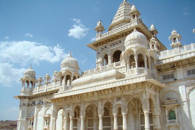 3 Days Guided Jodhpur & Udaipur Tour From Jaipur With Hotels - Hotels, meals, and the real price