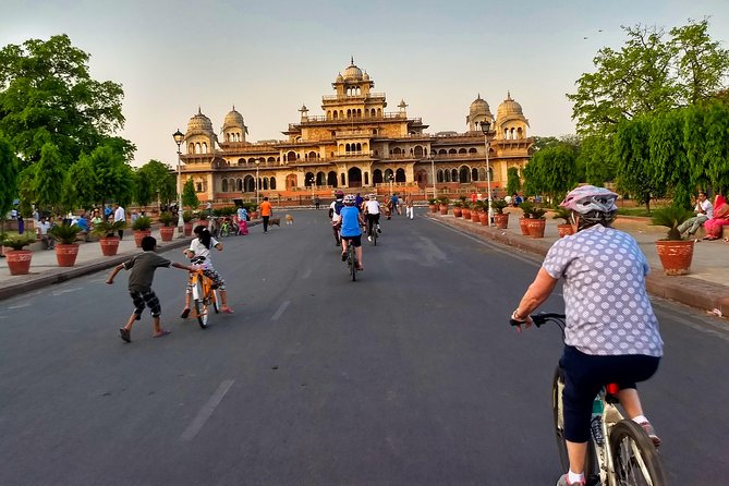 3-Hour Morning Bike Tour of Jaipur - Spices, sweets, and rooftop pakoras
