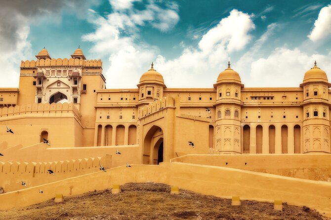 4 Days Guided Jaipur, Ranthambore Tigers & Udaipur Tour With Safari & Hotels - Day 1: Amber Fort begins Jaipur’s royal story