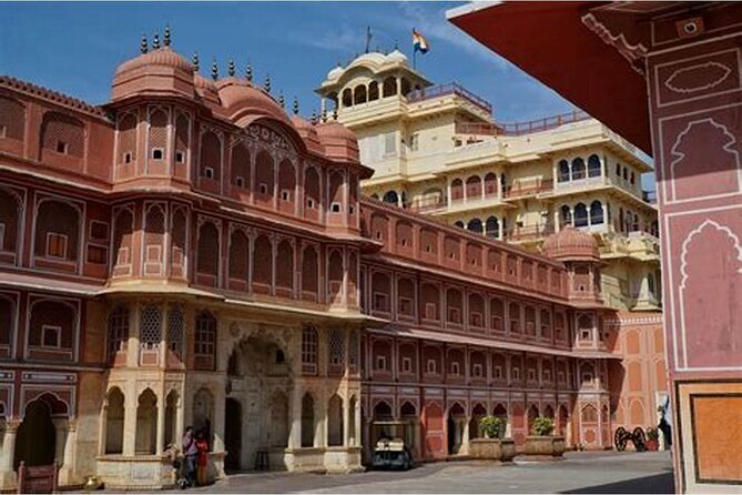 4 Days Guided Jaipur, Ranthambore Tigers & Udaipur Tour With Safari & Hotels - Guides, drivers and the private format