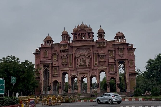 7 Days Private Luxury Heritage Rajasthan Tour from Jaipur - Day 3: The long road from Jaipur to Udaipur