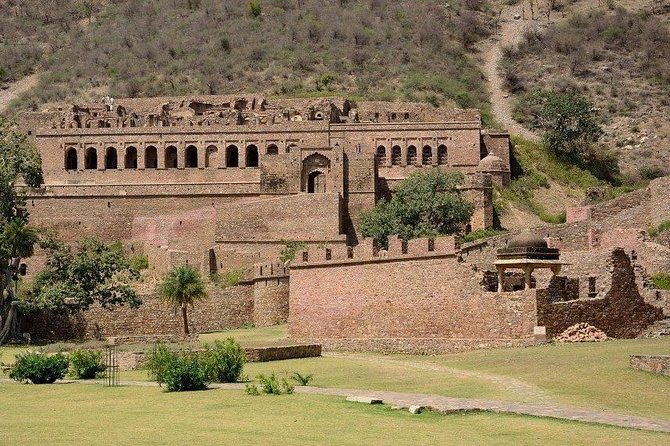 Abhaneri & Bhangarh Day Trip – Car, Guide, Lunch & Monkey Temple - Gataji Monkey Temple: a lively first stop