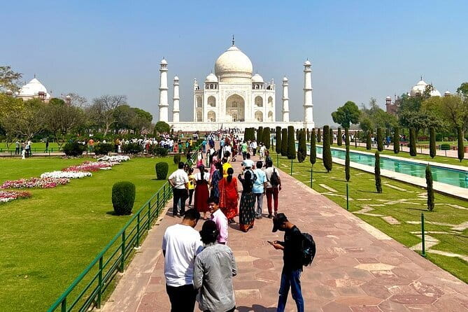 Access to the Taj Mahal skipping the Queue - Taj Mahal Tickets - Why queue access matters at the Taj Mahal