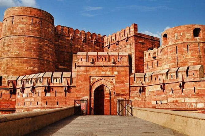 Access to the Taj Mahal skipping the Queue - Taj Mahal Tickets - Is $14 good value in Agra?