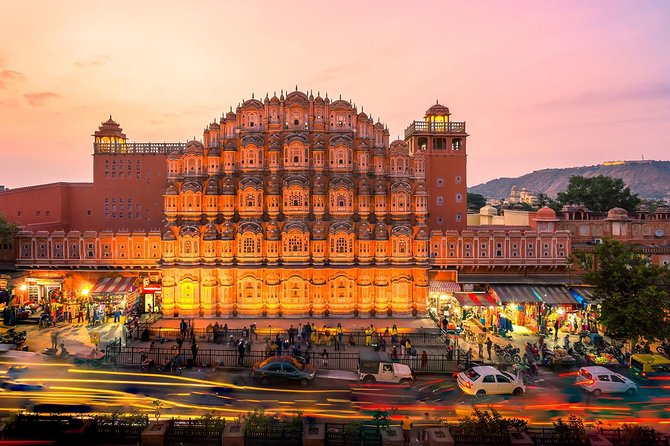 Affordable transfer from Agra to Jaipur via Fatehpur Sikri - Diwan-I-Khas and the emperor’s public spaces