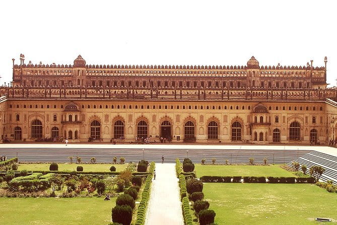 Affordable transfer from Agra to Lucknow - A practical way to leave Agra