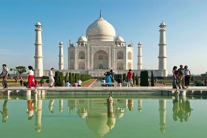 Affordable transfer from Agra to Lucknow - Arriving anywhere within Lucknow city