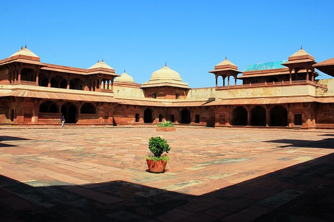 Affordable transfer from Jaipur to Agra via Fatehpur Sikri - Is $33.40 per person a good deal?