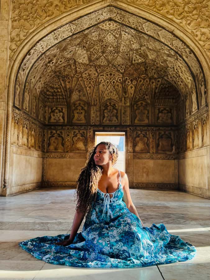 Agra: Agra fort express entry tickets - The people who make the visit work