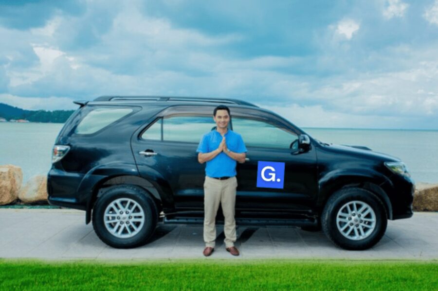 Agra Airport: Private Taj Mahal, Agra Tour with Delhi Drop - Meeting your driver at Agra Airport