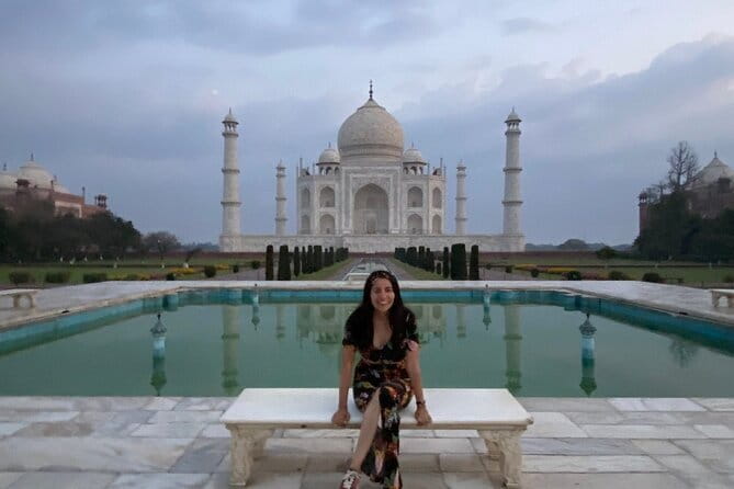 Agra: Fast-Track Taj Mahal Entry Ticket + Optional Guided Tour - Who will get the most from this experience?