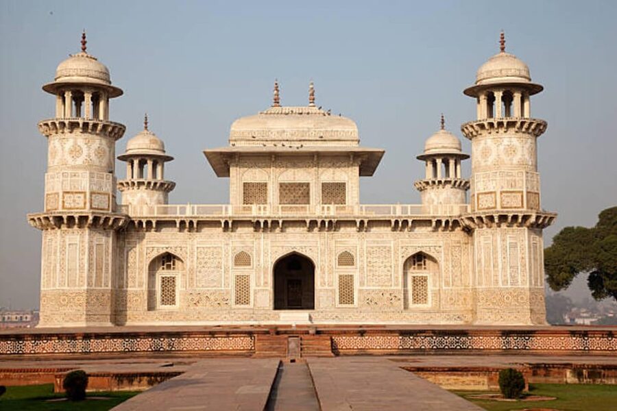 Agra fort, Baby Taj & Mehtab Bagh Express Ticket With Option - Why the flexible timing matters in Agra