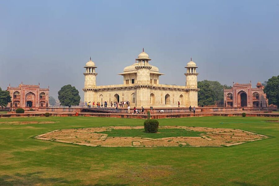 Agra fort, Baby Taj & Mehtab Bagh Express Ticket With Option - How much time should you allow?