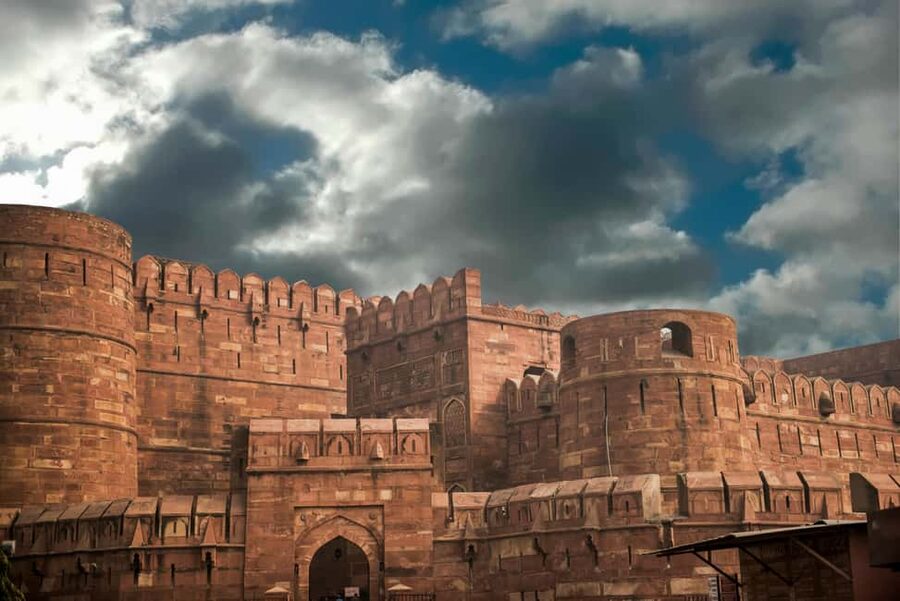 Agra Fort: Guided UNESCO Heritage Walking Tour - Amar Singh Gate: the practical start of the tour