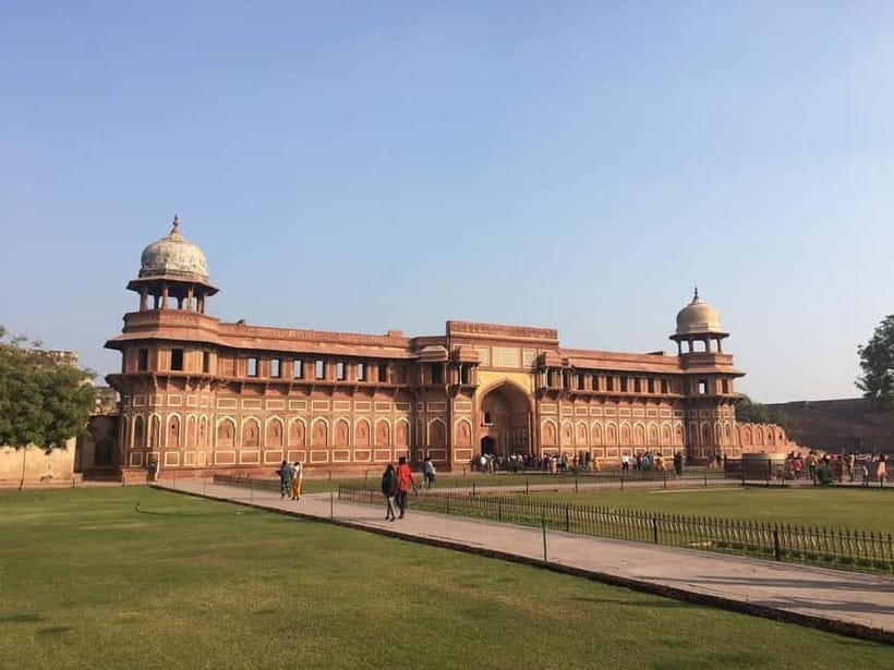 Agra: Guided City Tour Taj Mahal Agra Fort & Baby Taj by Car - Agra Fort puts the Taj Mahal in context