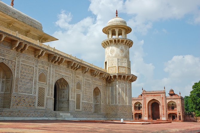 Agra Private City Tour: Customize your own - Three religious sites, three different sides of Agra