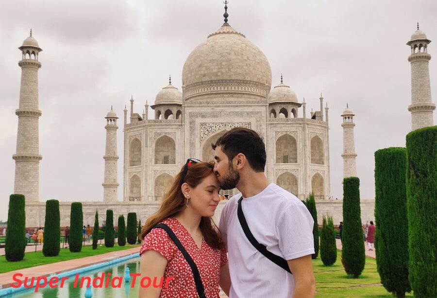 Agra: Private Taj Mahal and Agra Day Tour with Transfer - Lunch with Mughlai and North Indian choices