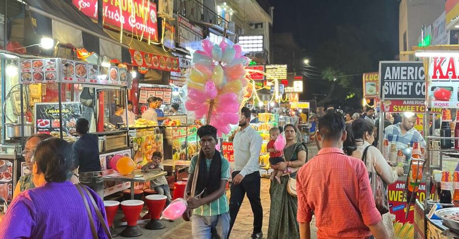 Agra: Sadar Bazar Food Market Night Walking Tour by Tuk-Tuk - Why Sadar Bazar is a good evening choice