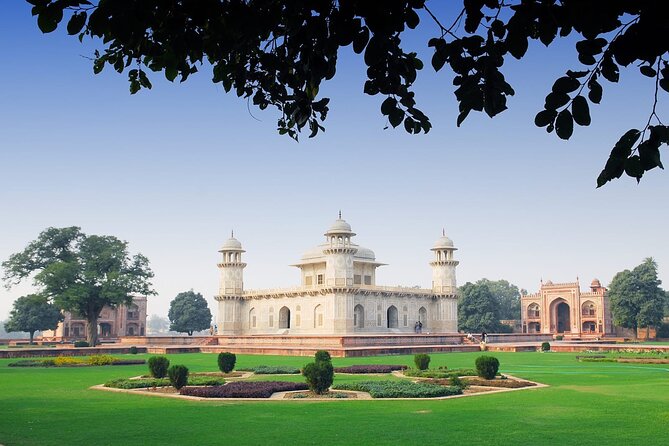 Agra: Skip The Line Sunrise Taj Mahal Private Guided Day Trip - Who should book this private Agra morning?