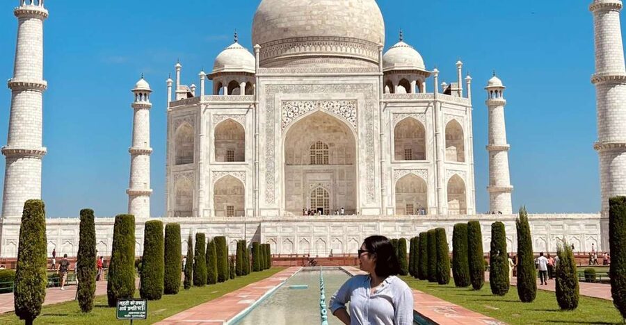 Agra: Skip-the-Line Taj Mahal, Agra Fort & Baby Taj Tour - Reading the walls of Agra Fort
