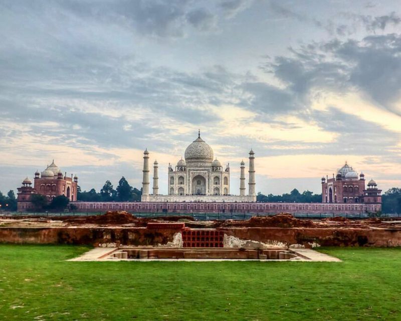 Agra: Skip-The-Line Taj Mahal & Agra Private Tour By Car - Why a guide makes the white marble easier to read
