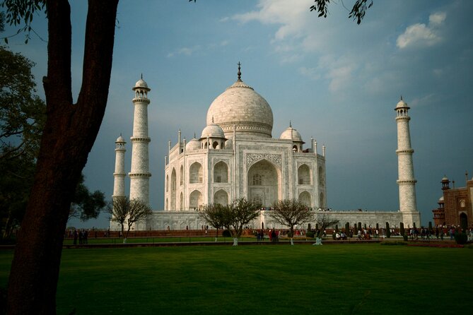 Agra: Skip the Line Taj Mahal and Agra Fort Private Day Tour - Private transport and a more relaxed pace
