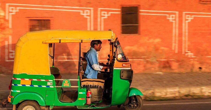 Agra: Skip The Line Taj Mahal Tour With Optional Tuk Tuk - Why the Taj Mahal queue matters