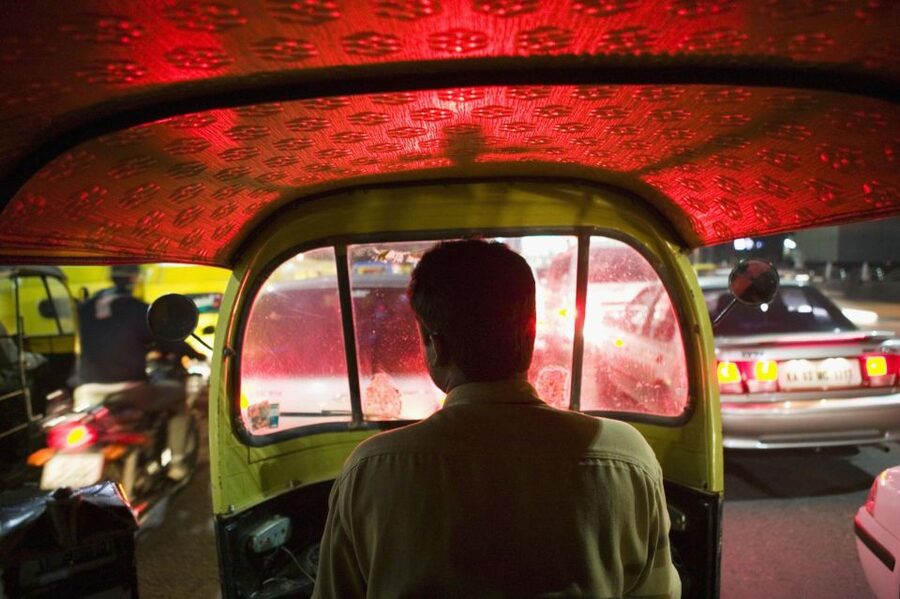 Agra: Skip The Line Taj Mahal Tour With Optional Tuk Tuk - What to bring and what to leave behind