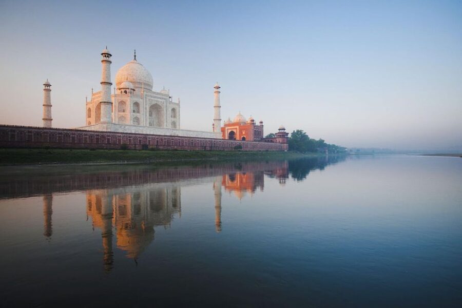 Agra: Skip The Line Taj Mahal Tour With Optional Tuk Tuk - Entering the Taj Mahal with a local guide