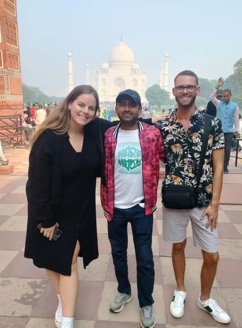Agra: Taj Mahal, Agra Fort & Baby Taj Guided Day Tour - Agra Fort and the Mughal capital