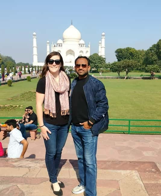 Agra: Taj Mahal, Agra Fort & Baby Taj Guided Day Tour - The driver and the private car