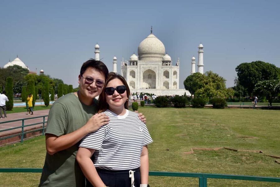 Agra: Taj Mahal & Agra Fort Skip-the-Line Private Tour - What the $4.94 price really means