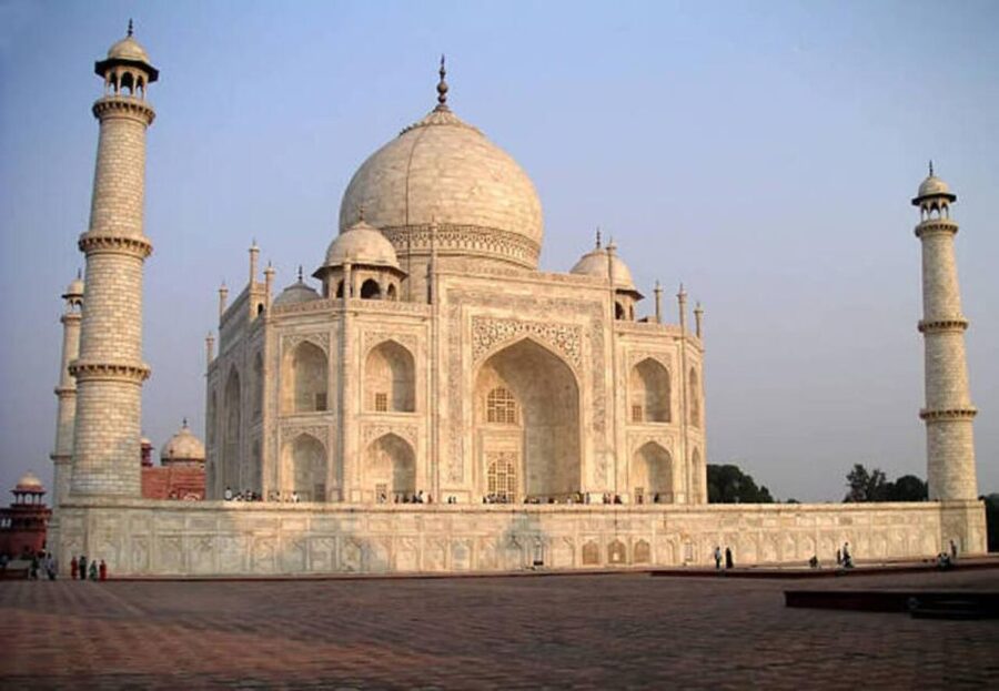 Agra: Taj Mahal Agra Full or Half Day Tour with Local Guide - The guide is a major part of the experience
