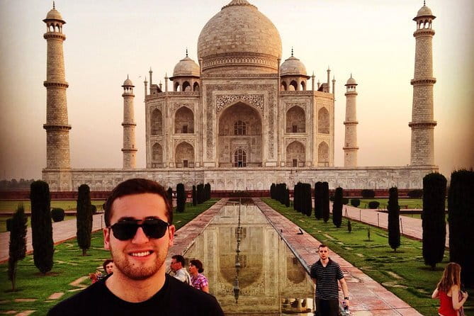 Agra: Taj Mahal and Agra Fort Private Guided Half-Day Trip - How the guides shape the visit