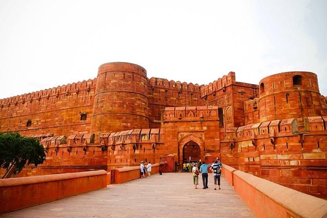 Agra: Taj Mahal and Mausoleum Guided Tour with Skip-the-Line - What this three-hour Agra visit is really like