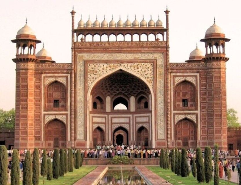 Agra: Taj Mahal and Mausoleum Tour with Skip-the-Line Entry - Meeting your guide in Agra