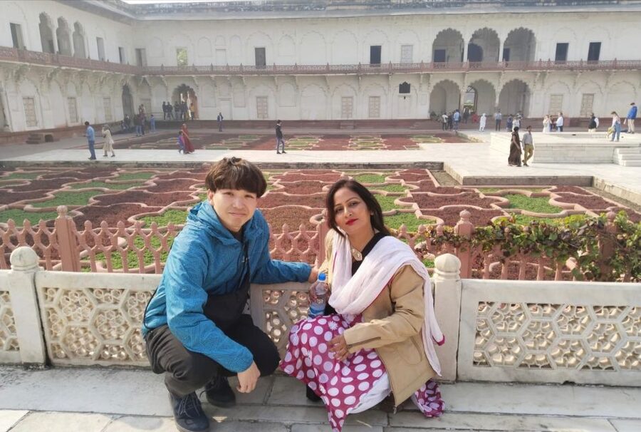 Agra: Taj Mahal Entry Tickets with optional Licensed Guide - Why a guide helps at the Taj Mahal