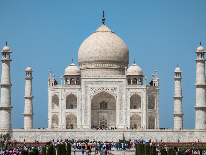 Agra: Taj Mahal Express Entry Tickets - The first view of the Taj Mahal
