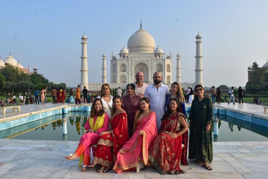 Agra: Taj Mahal Private Tour with Agra Fort & Fatehpur Sikri - How the private format changes the day
