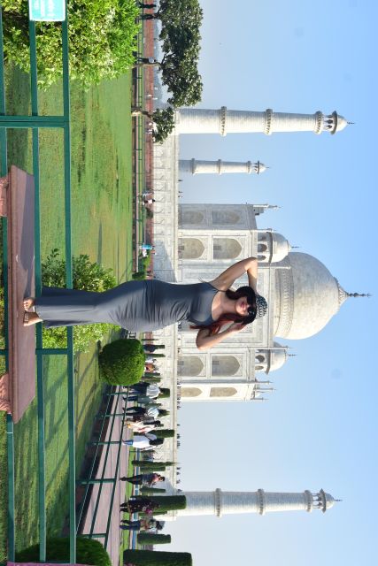 Agra:Taj Mahal Skip-The-Line Guided Tour with Breakfast - Breakfast at a five-star restaurant