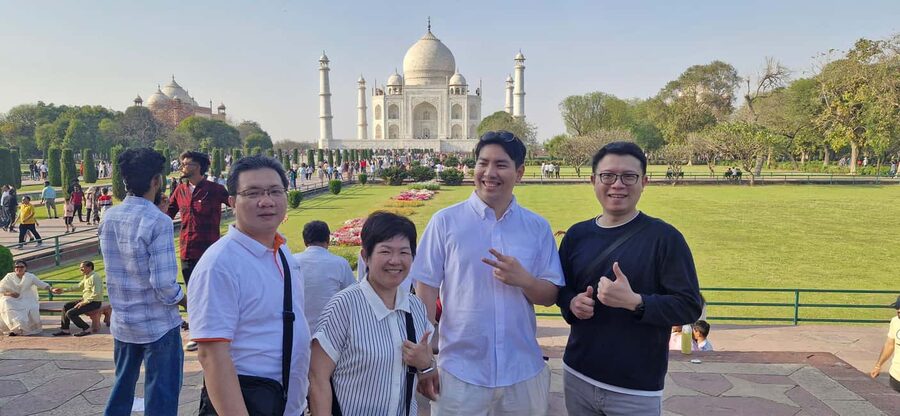 Agra: Taj Mahal Sunrise and Agra Fort Guided Day Trip - Key points at a glance
