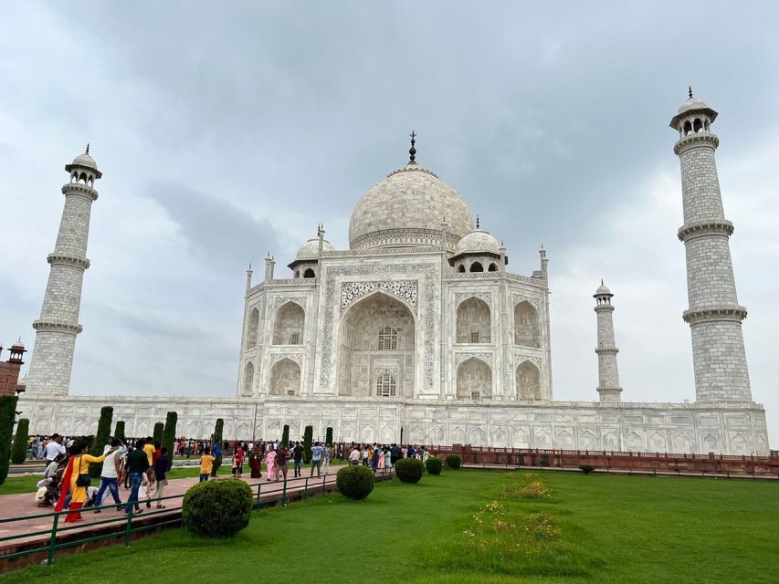 Agra: Tajmahal and Agra fort Entry tickets with Tour Guide - Understanding Agra Fort beyond the red walls