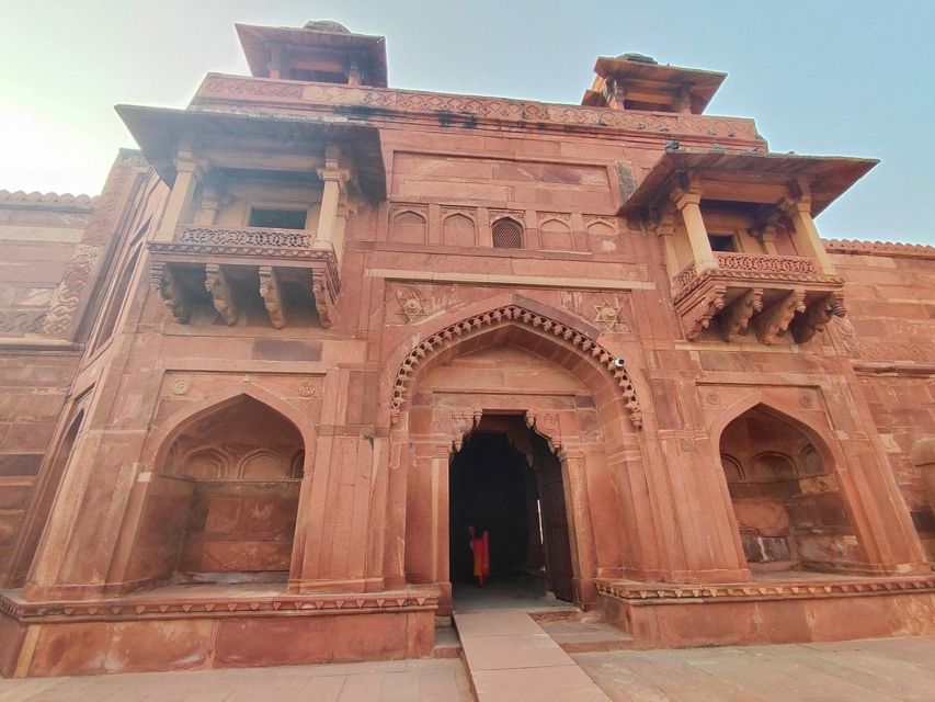 Agra to/from Jaipur with Chandboari Stepwell & Sikri Visits - Why this Agra to Jaipur transfer makes sense