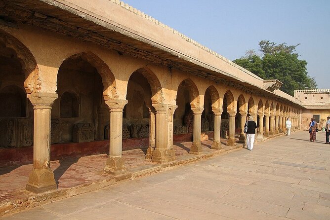 Agra To Jaipur Drop Via Fatehpur Sikri & Chand Baori, Step Well - Why this transfer works better than a plain Agra to Jaipur ride
