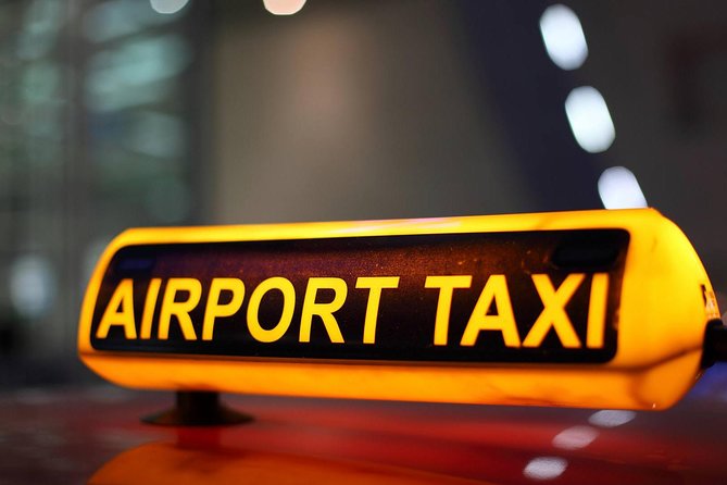Agra to New Delhi Airport/Hotel – One-Way Cab Private Transfers - Leaving Agra with a door-to-door ride