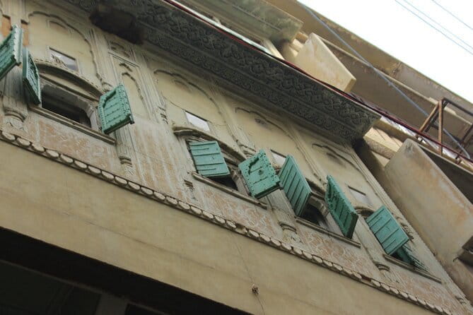 All inclusive Vegetarian Jaipur Food and Heritage Tour - Market streets, the big gate, and Jaipur’s daily rhythm
