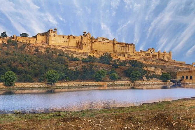 Aravali Exotic Hiking, Yoga with Breakfast - Yoga among the morning ruins
