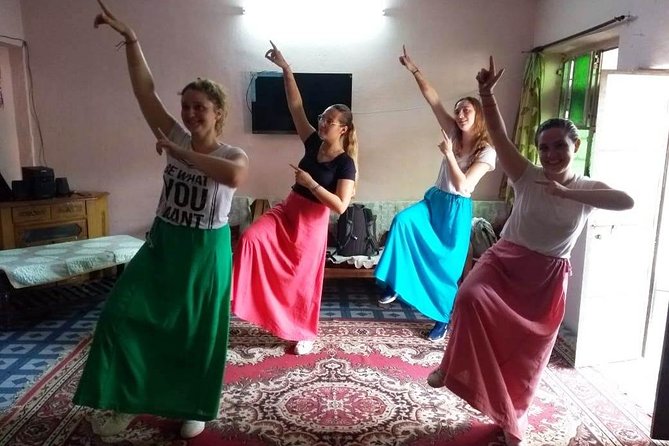 Bollywood Dance Class in Jaipur – Includes Hotel Transfers - Chai, nuts, and the social side of the visit